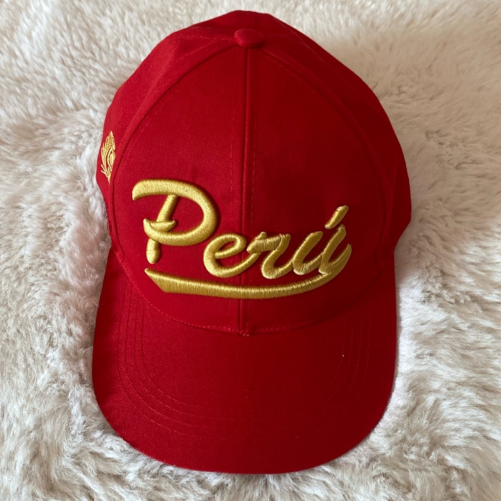 Peru red hat